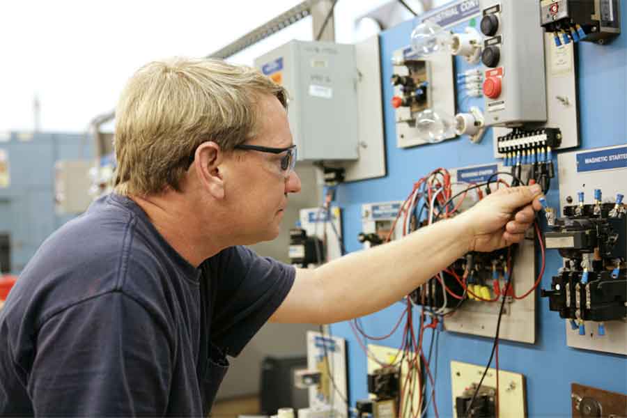 Electrical Electronic Maintenance and Fault Diagnosis 